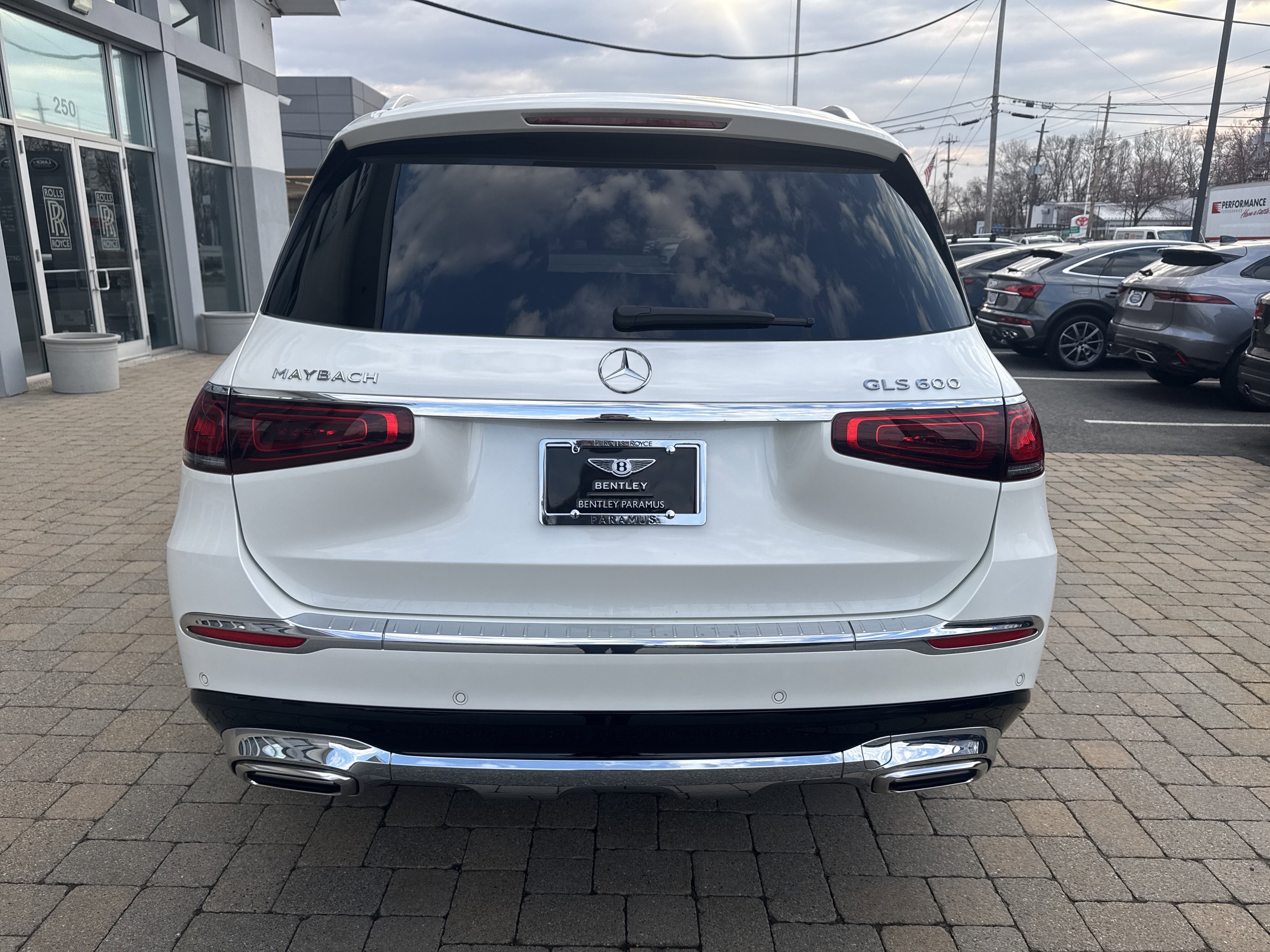 Used 2023 Mercedes-Benz Maybach GLS 600 4MATIC image 9