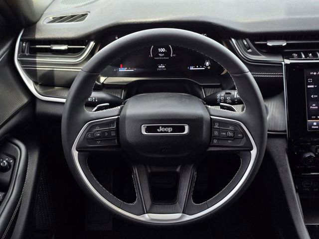 Used 2023 Jeep Grand Cherokee L Laredo image 15
