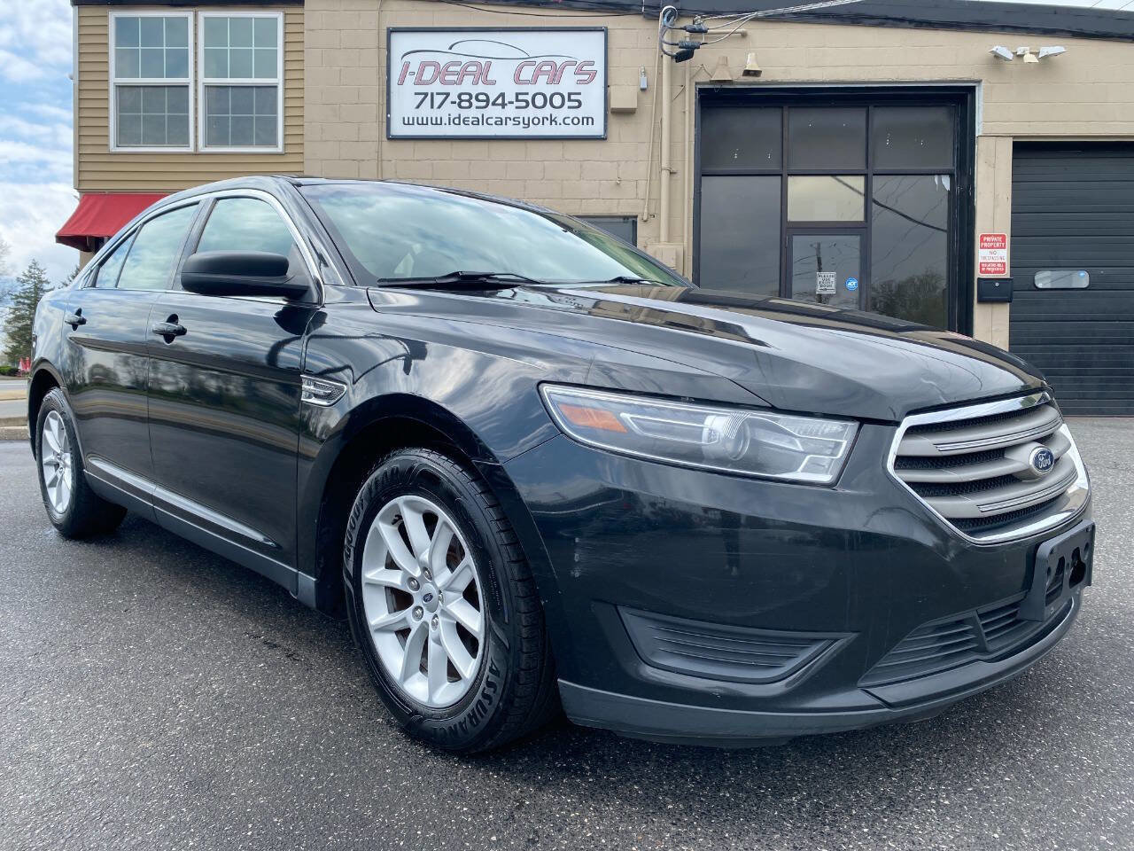 Used 2015 Ford Taurus SE FWD image 1
