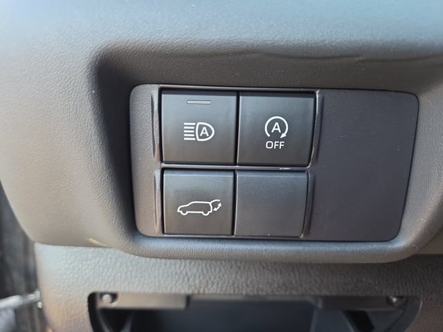 Used 2023 Toyota Highlander XLE AWD/4WD image 21