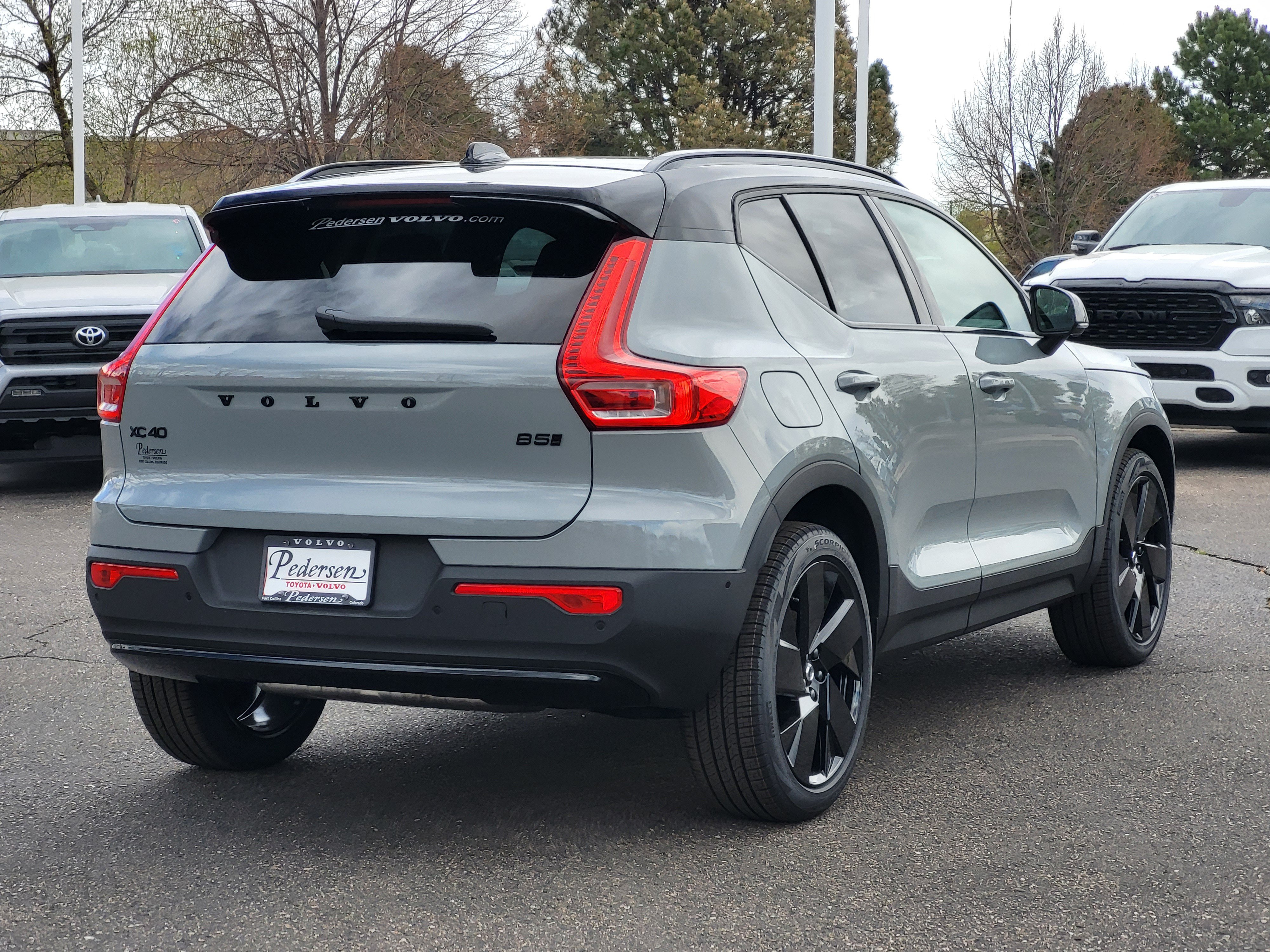New 2026 Volvo XC40 B5 Ultra w/ Protection Package Premier AWD/4WD image 2
