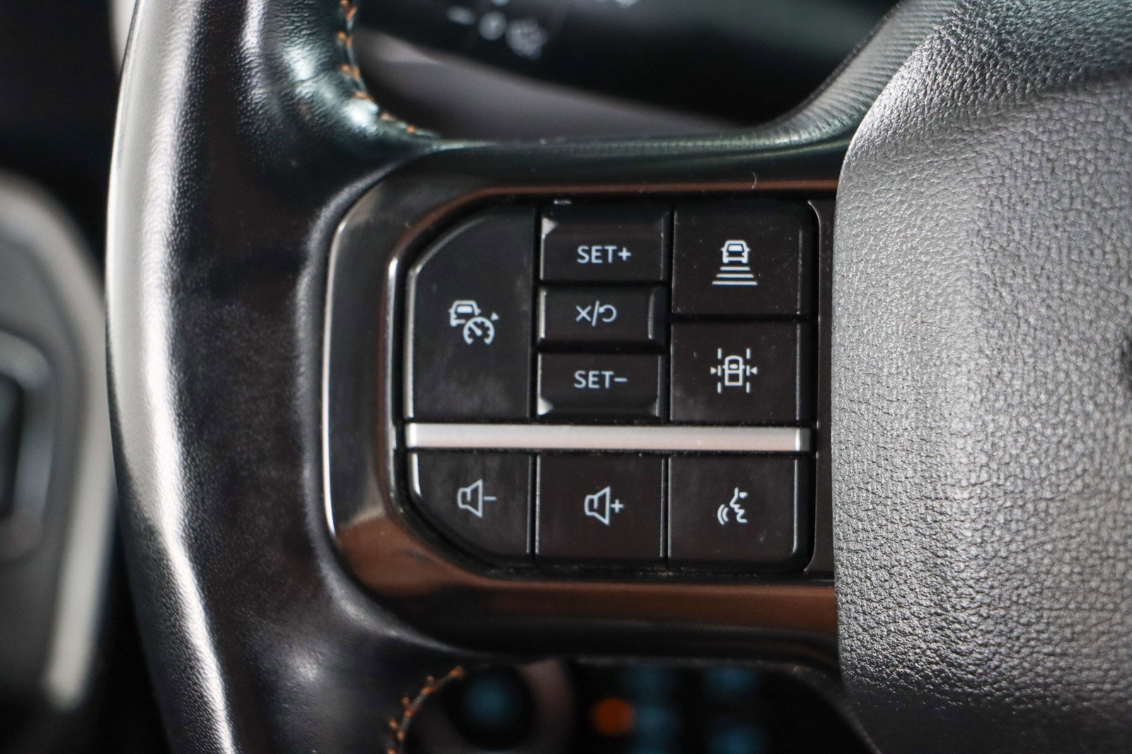 Used 2024 Ford F250 Platinum w/ FX4 Off-Road Package image 14
