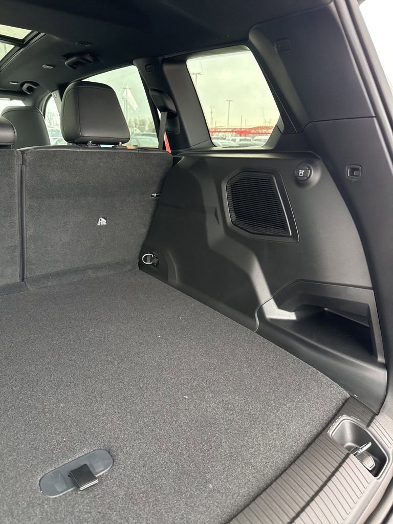 New 2026 Jeep Cherokee Overland w/ Advanced Pro Tech Group image 33