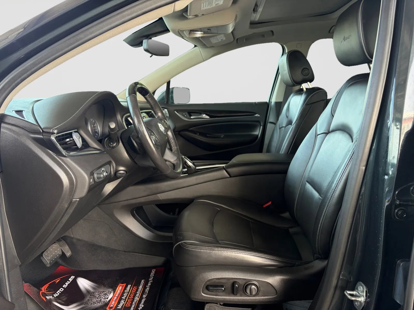 Used 2019 Buick Enclave Avenir w/ Avenir Technology Package AWD/4WD image 12