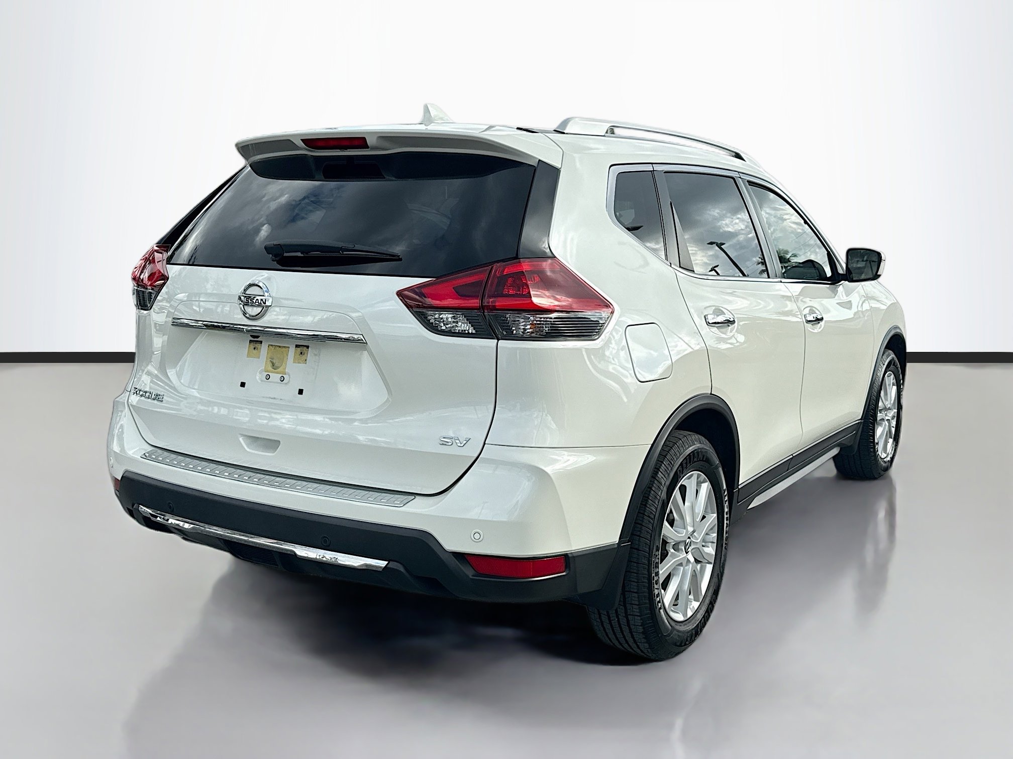 Used 2020 Nissan Rogue SV image 4