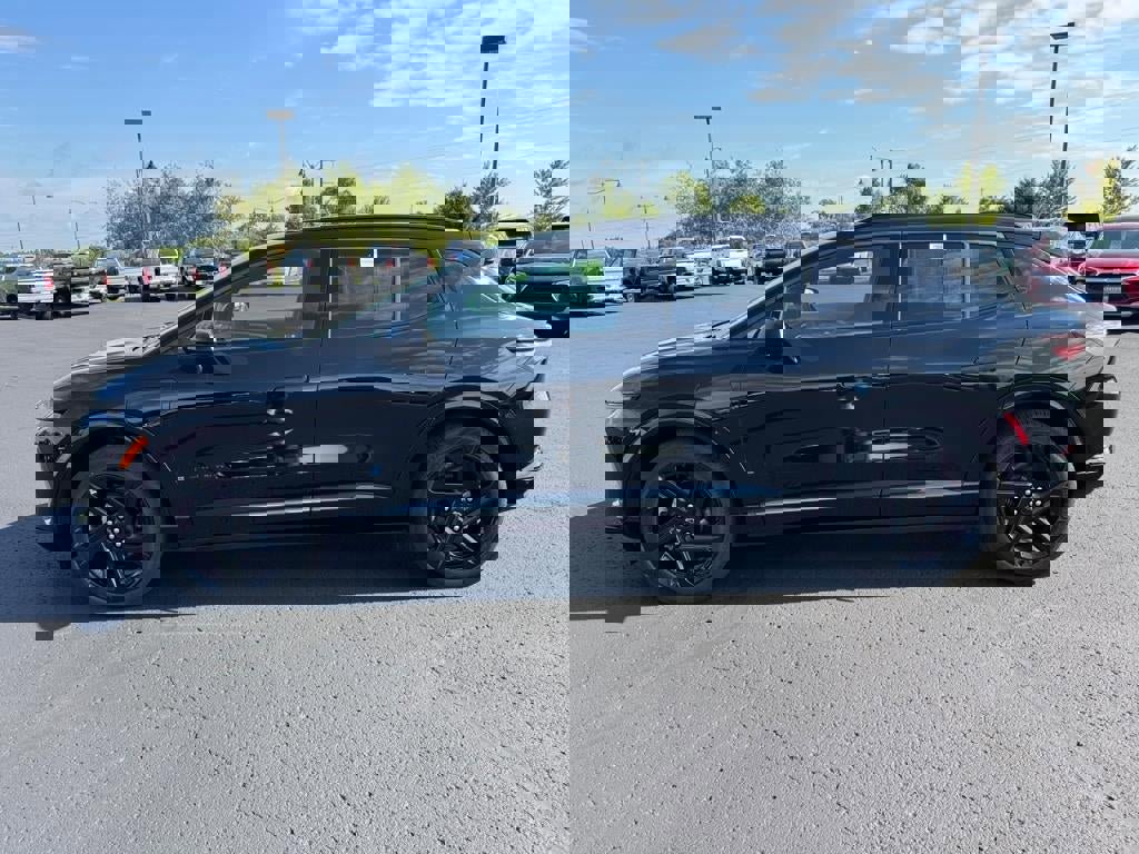 Used 2024 Chevrolet Equinox EV RS image 2