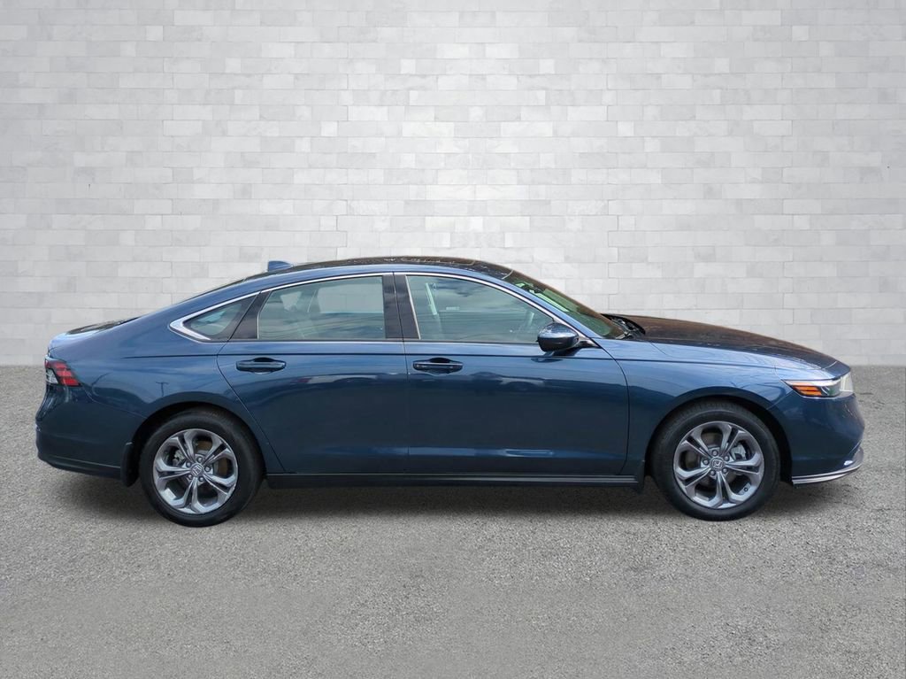 Used 2024 Honda Accord EX image 3