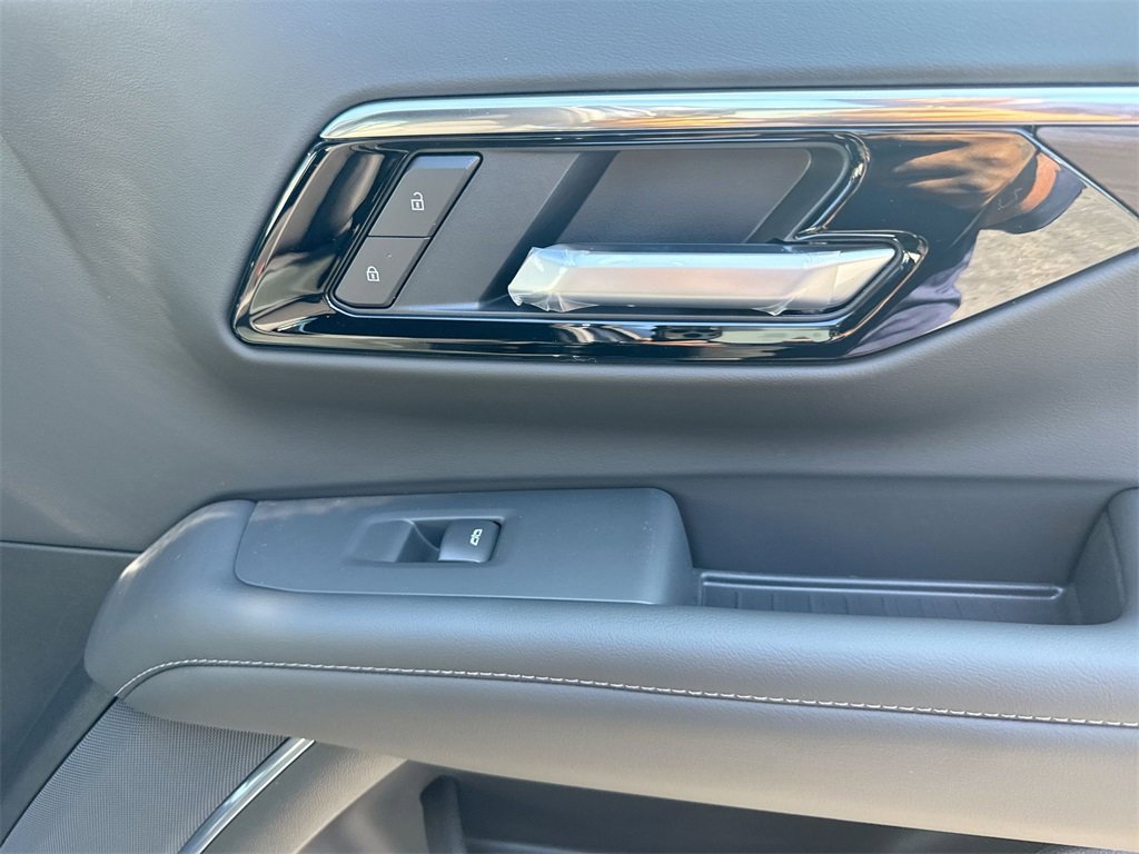New 2026 Chevrolet Suburban LS image 33
