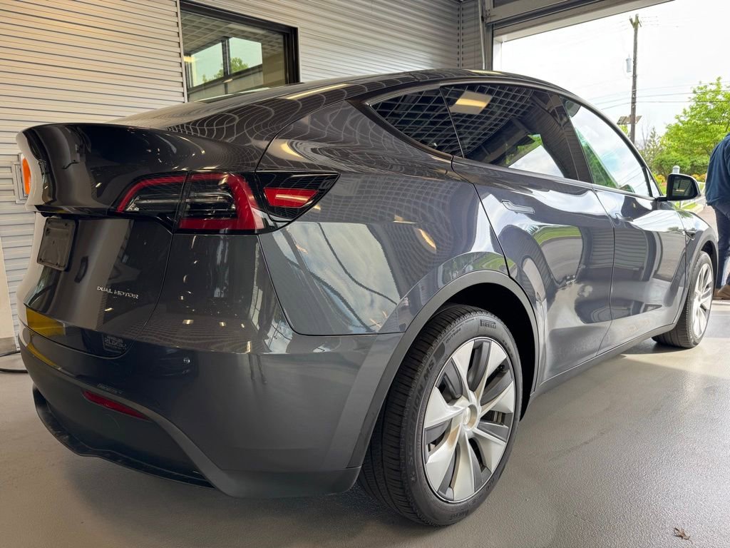 Used 2023 Tesla Model Y Long Range AWD/4WD image 3