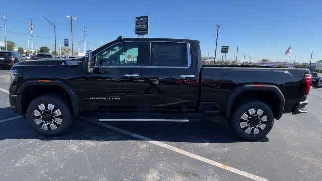 New 2026 GMC Sierra 2500 Denali w/ Technology Package AWD/4WD image 7
