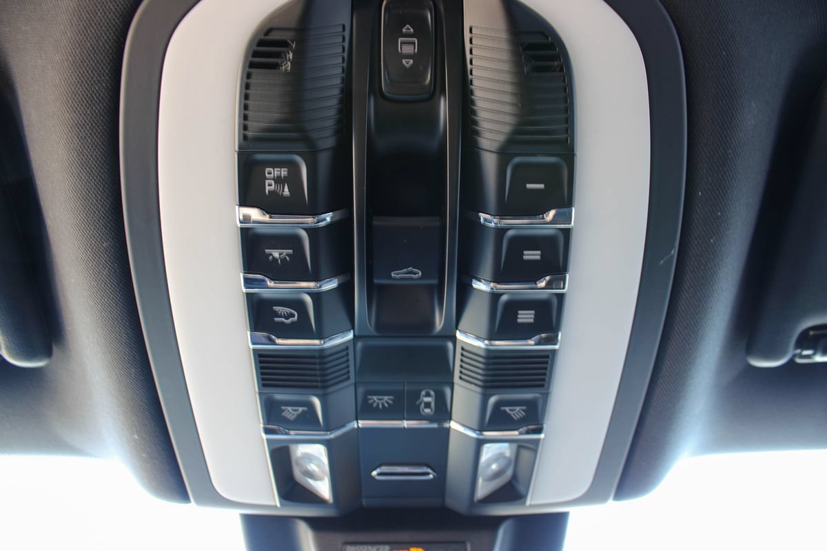 Used 2017 Porsche Macan S AWD/4WD image 48