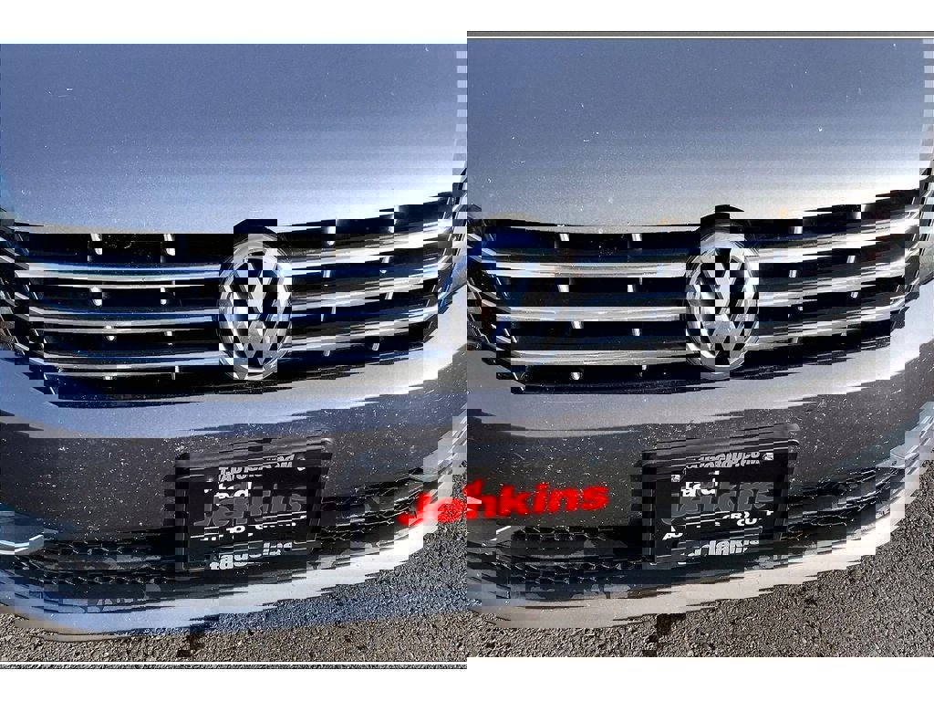 Used 2014 Volkswagen Passat TDI SEL Premium image 32