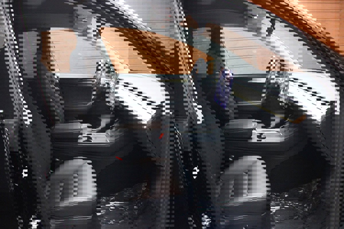 Used 2023 Tesla Model Y Long Range image 35