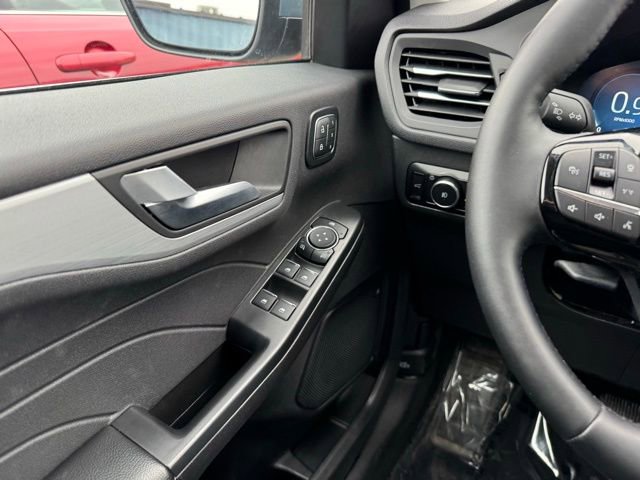 Certified 2025 Ford Escape Platinum AWD/4WD image 29