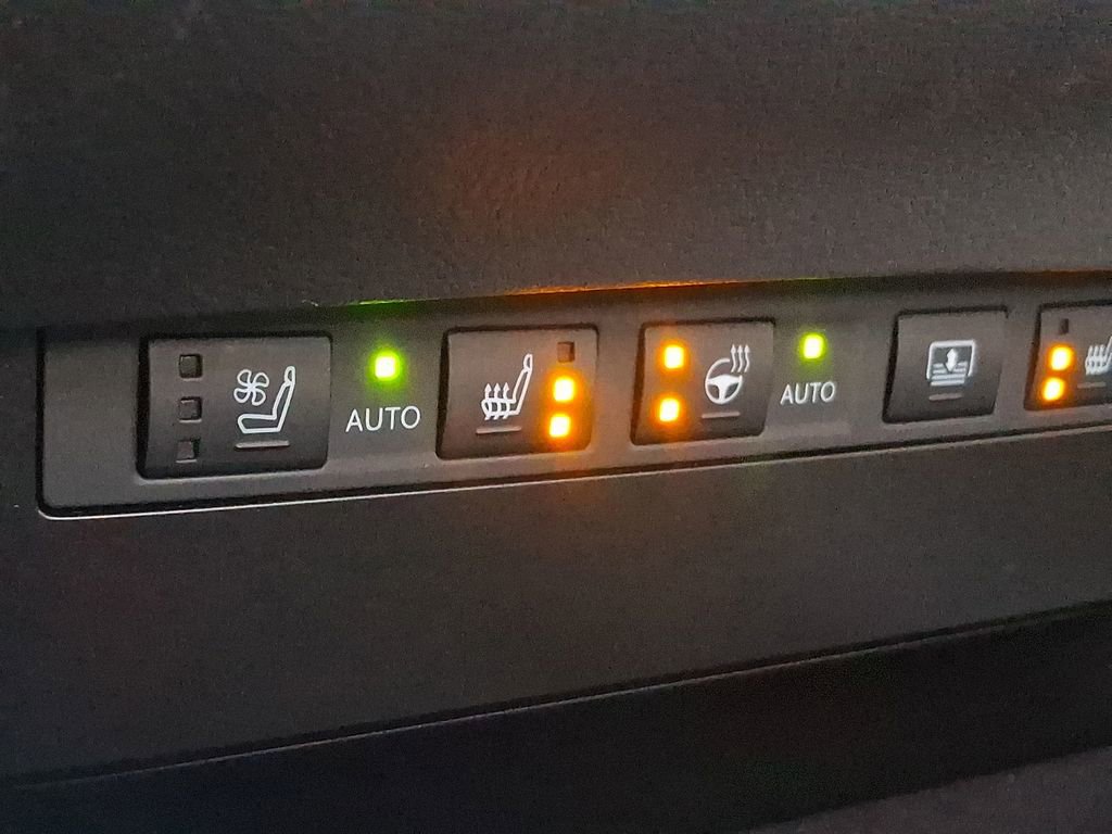 Used 2025 Lexus ES 350 Ultra Luxury w/ Accessory Package (Z1) image 21