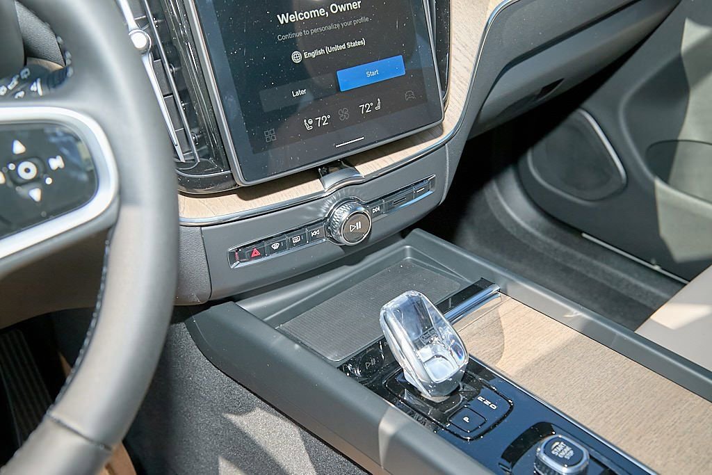 New 2026 Volvo XC60 B5 Plus w/ Protection Package Premier image 15