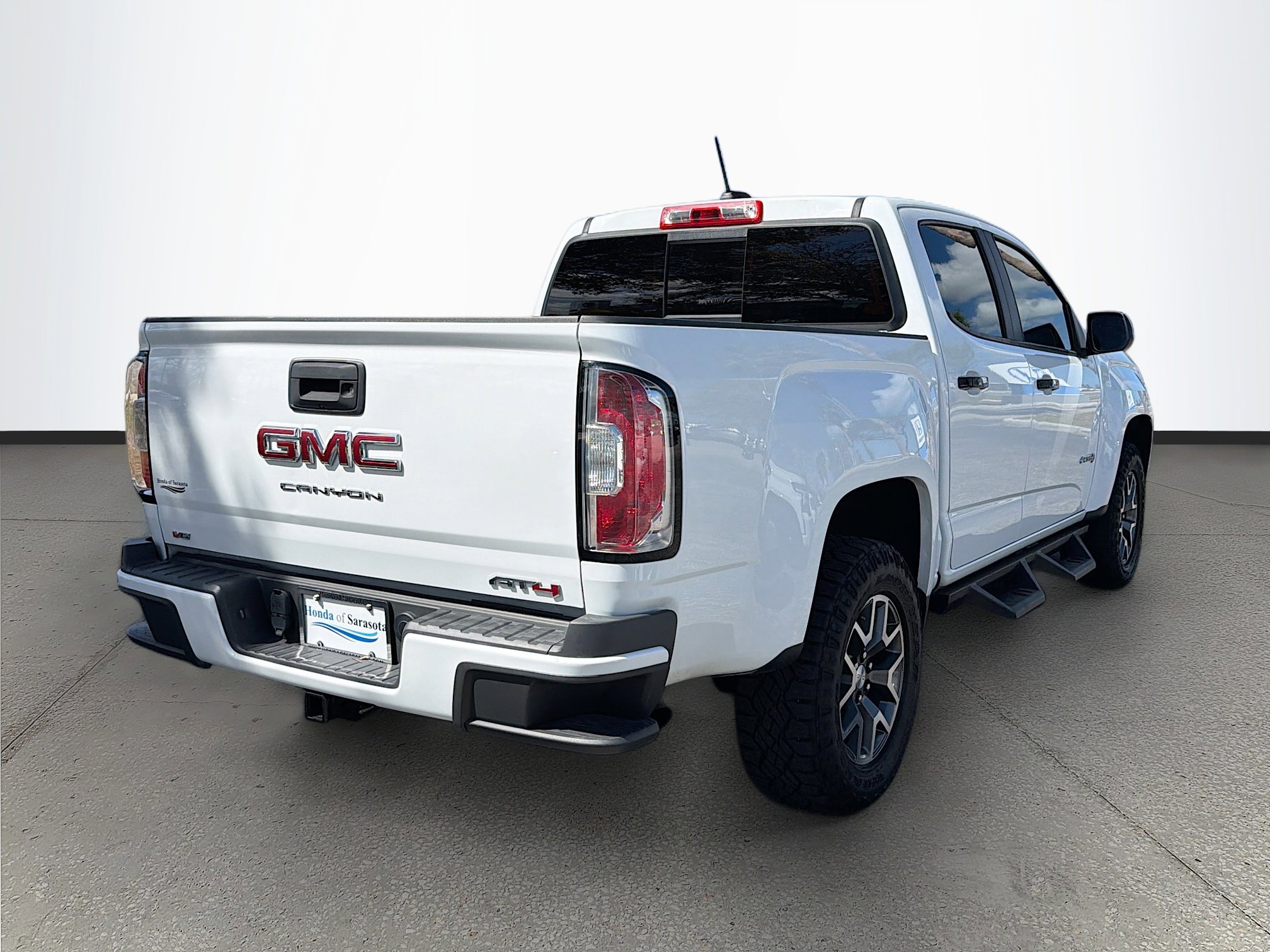 Used 2022 GMC Canyon AT4 w/ Trailering Package image 4