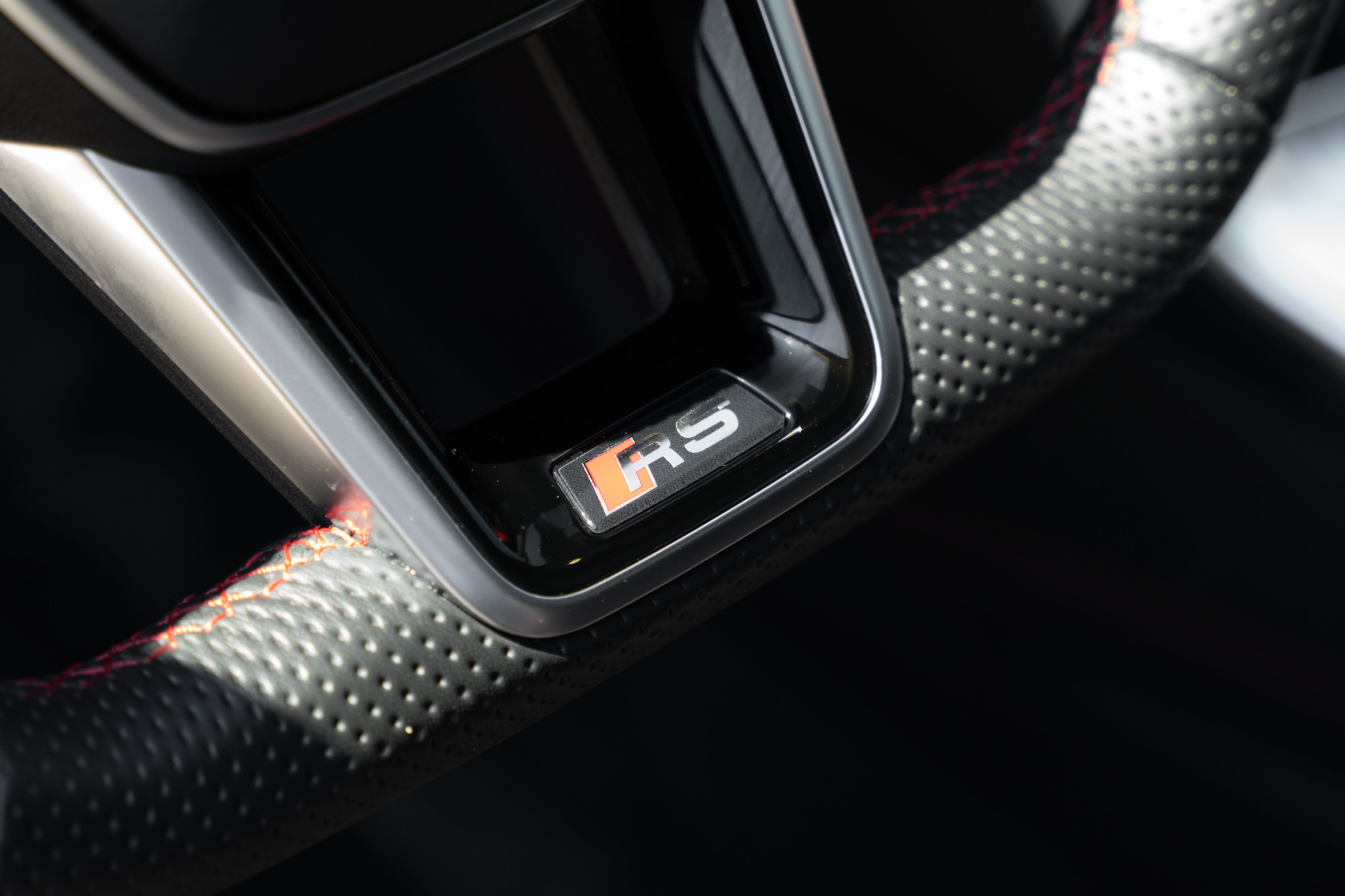 Certified 2025 Audi RS 6 performance AWD/4WD image 14
