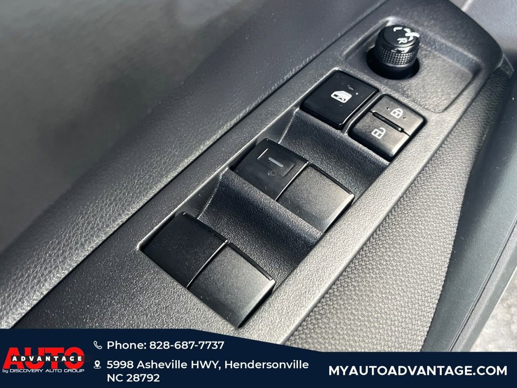 Used 2021 Toyota Corolla LE w/ Carpet Mat Package (TMS) FWD image 23