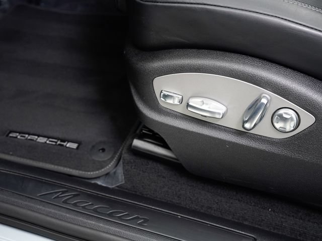 Certified 2026 Porsche Macan AWD/4WD image 30