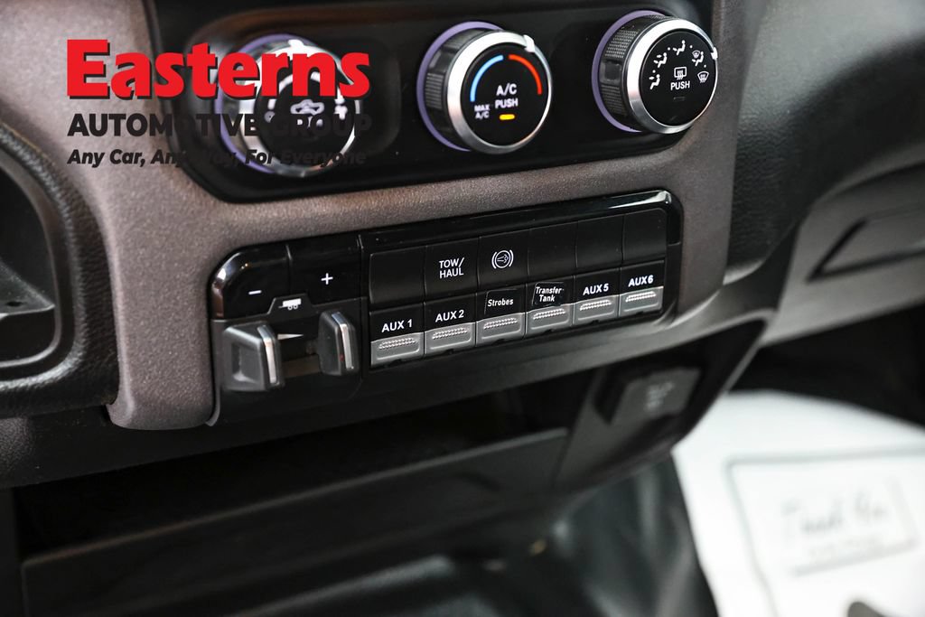 Used 2022 RAM 2500 Tradesman w/ Chrome Appearance Group AWD/4WD image 21