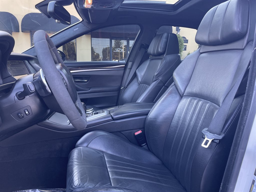 Used 2013 BMW M5 RWD image 22