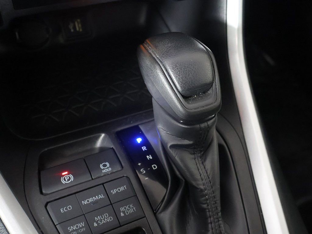 Used 2024 Toyota RAV4 LE image 37