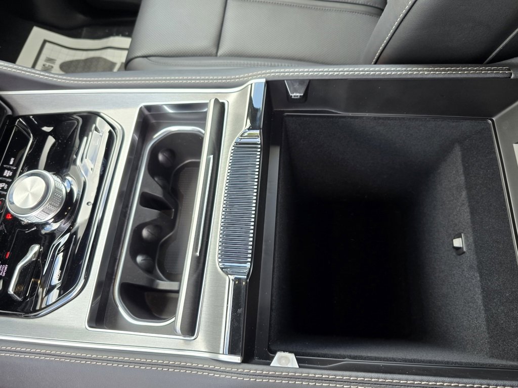 New 2025 Jeep Wagoneer L Series II w/ HD Trailer Tow Package w/25F image 27