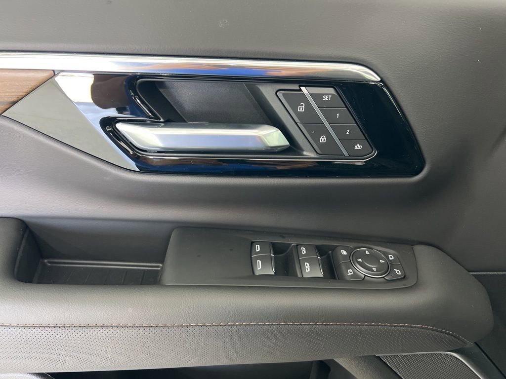 New 2026 Chevrolet Suburban High Country image 21