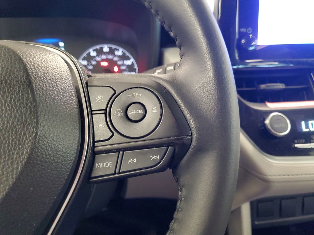 Used 2024 Toyota Corolla Cross LE image 20