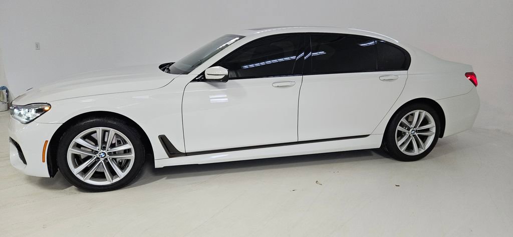 Used 2017 BMW 750i xDrive image 5