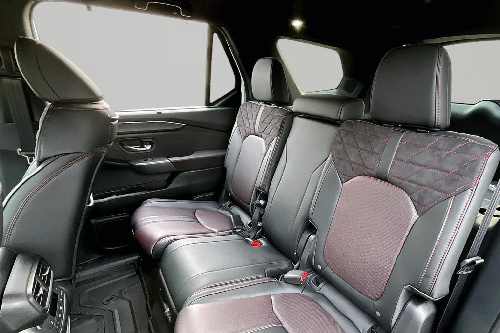 New 2026 Honda Pilot Black Edition image 11