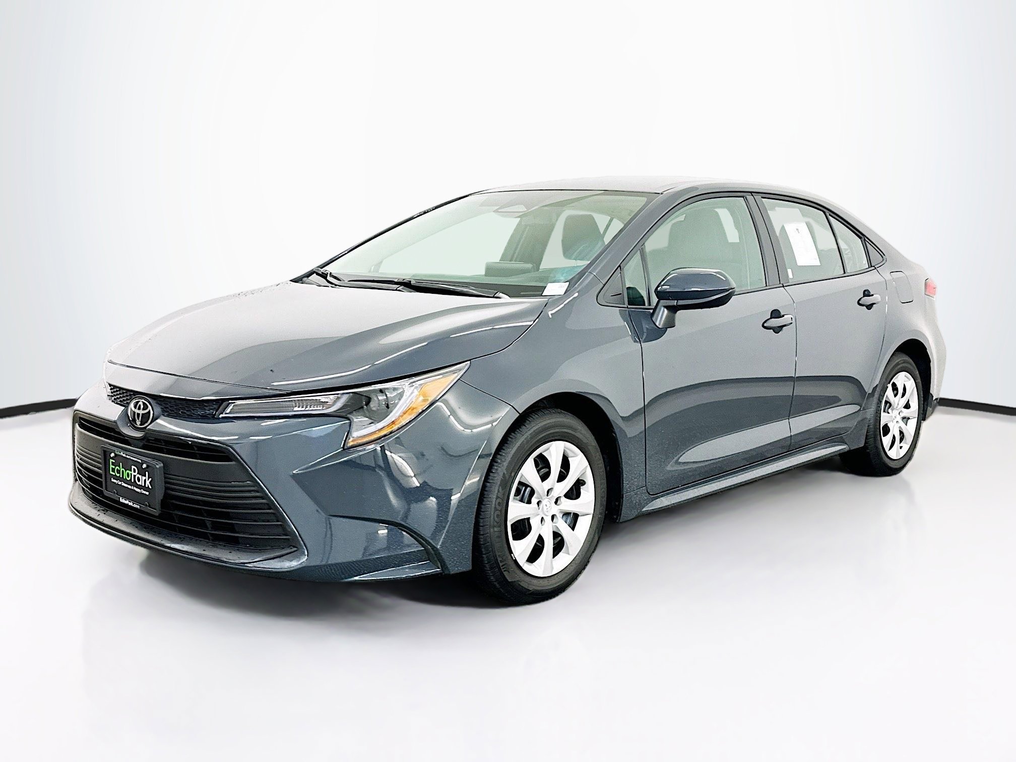Used 2026 Toyota Corolla LE FWD image 3