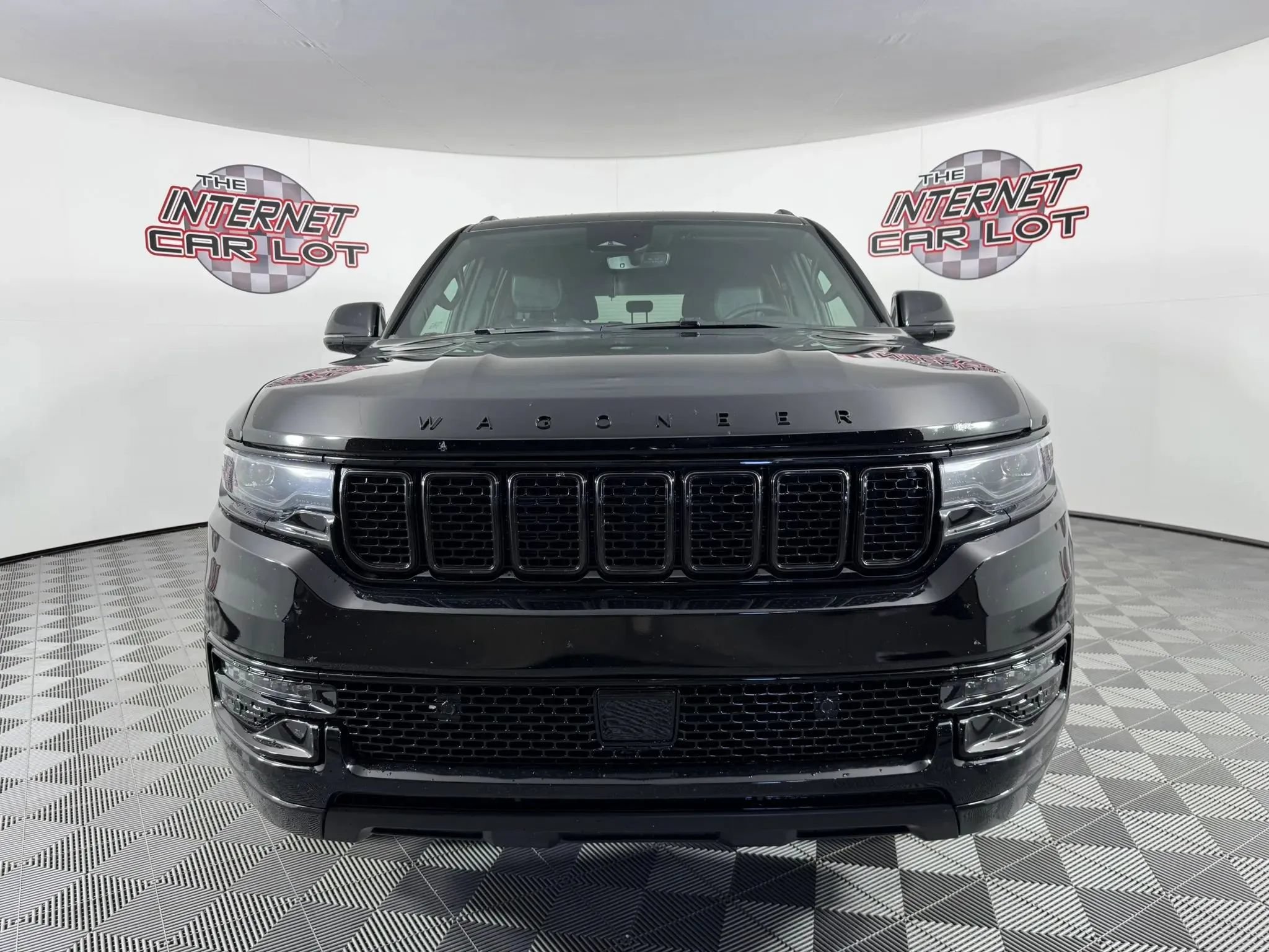 Used 2025 Jeep Wagoneer Series II AWD/4WD image 2