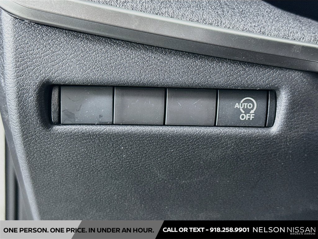 New 2027 Nissan Kicks SV w/ Cold Weather Package FWD image 10