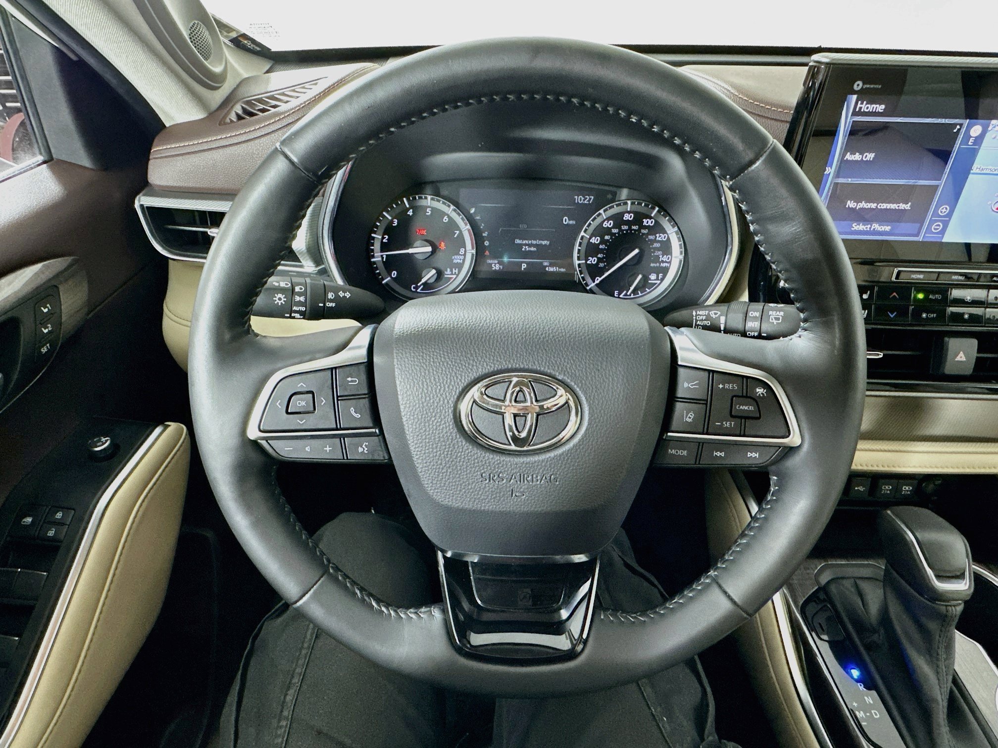Used 2021 Toyota Highlander Platinum AWD/4WD image 11