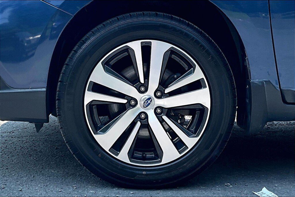 Used 2019 Subaru Outback 2.5i Limited AWD/4WD image 17