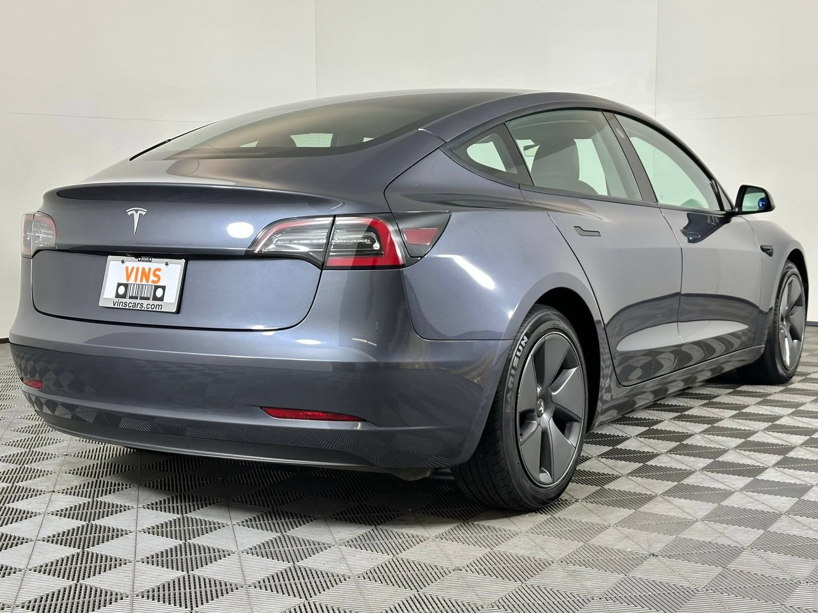 Used 2023 Tesla Model 3 Standard Range RWD image 4
