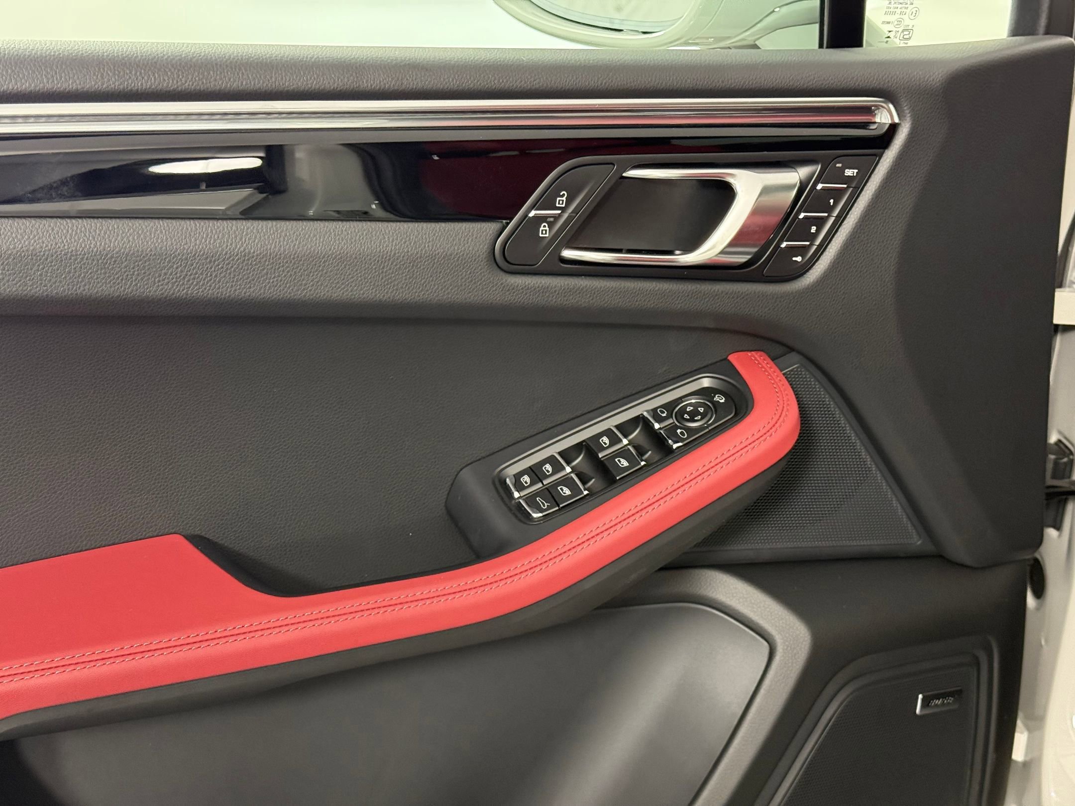 Certified 2026 Porsche Macan S AWD/4WD image 28