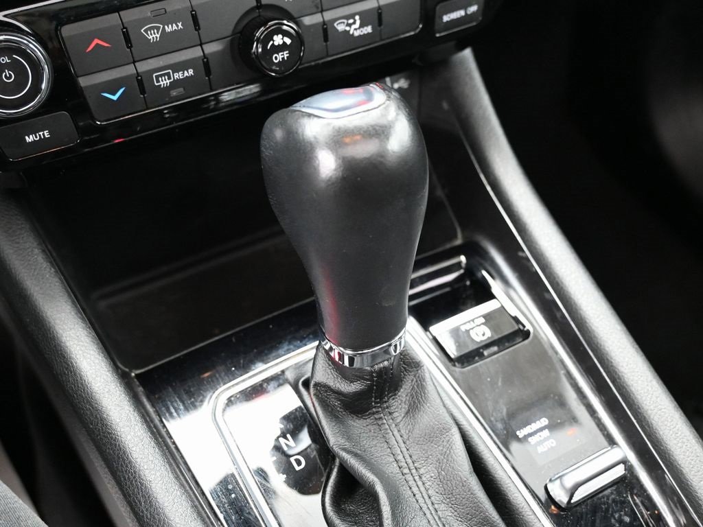 Used 2022 Jeep Compass Latitude w/ Sun and Sound Group image 28