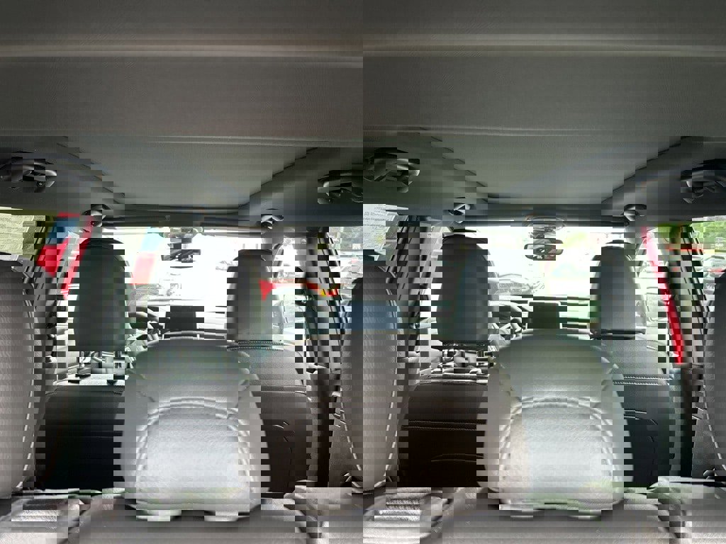 New 2025 Jeep Compass Latitude w/ Sun & Sound Group image 8