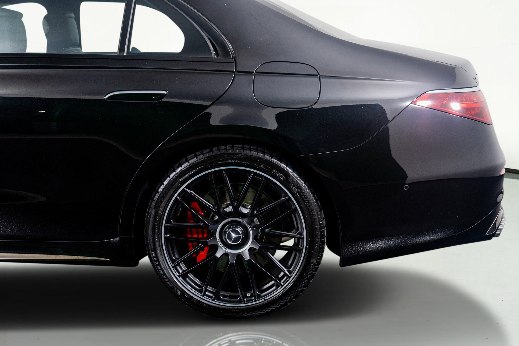 Used 2025 Mercedes-Benz S 63 AMG S w/ AMG Night Package image 17