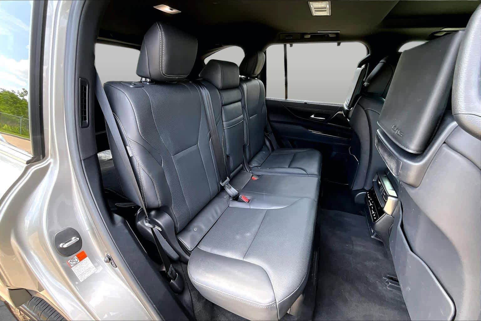 Used 2023 Lexus LX 600 4WD w/ Accessory Package (Z1) image 20
