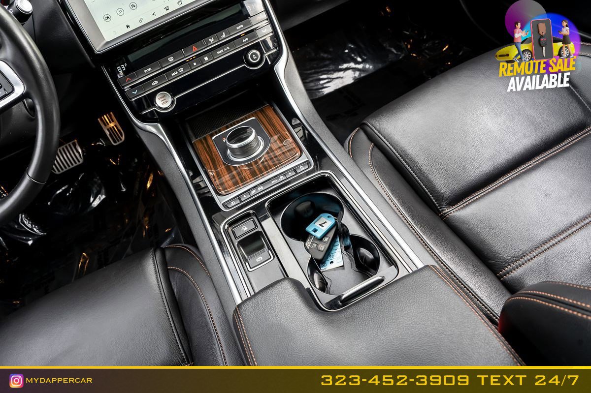 Used 2019 Jaguar XE Prestige image 21