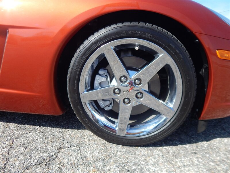 Used 2005 Chevrolet Corvette Convertible w/ Preferred Equipment Group RWD image 14