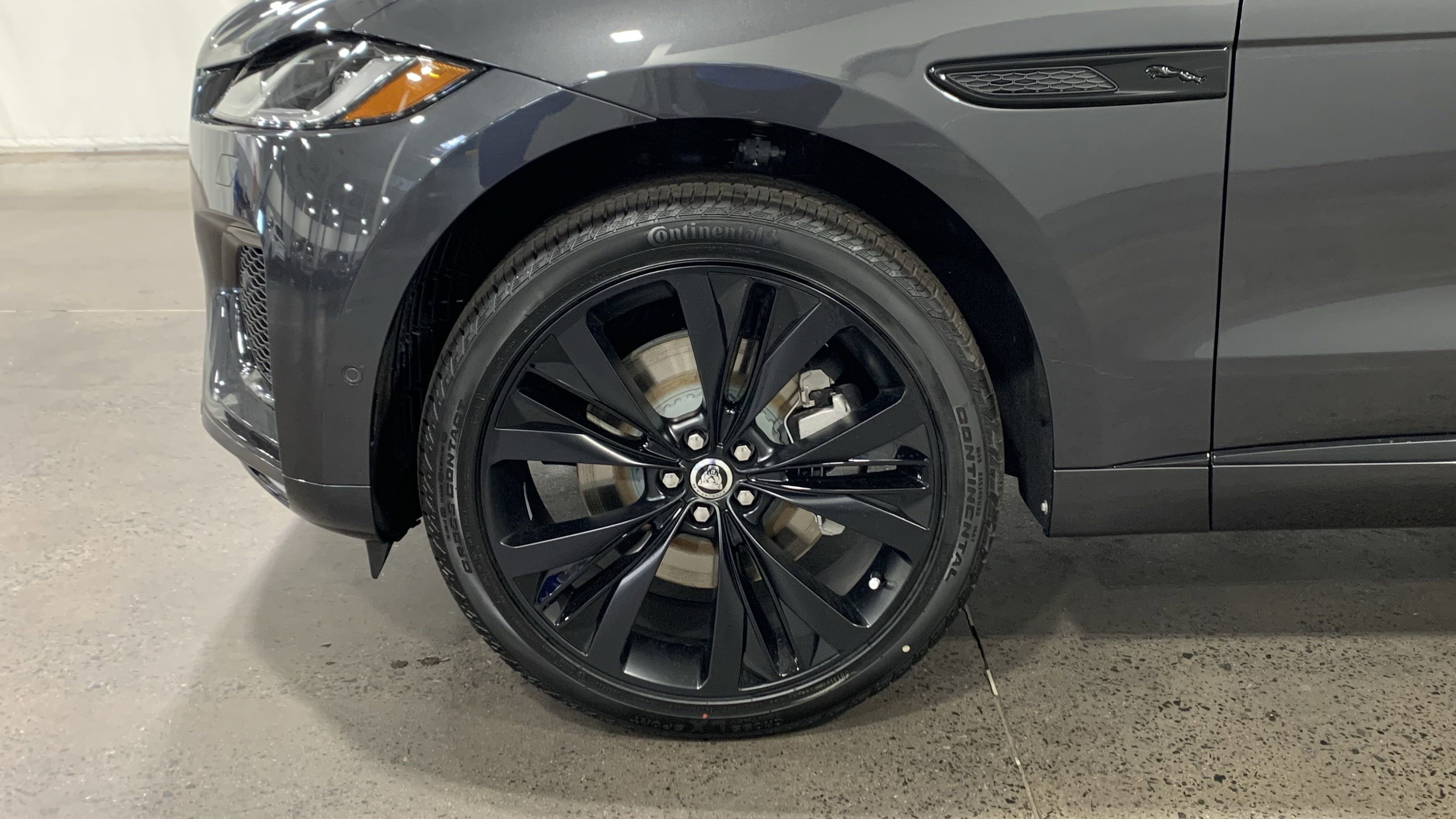 New 2026 Jaguar F-PACE R-Dynamic S image 10