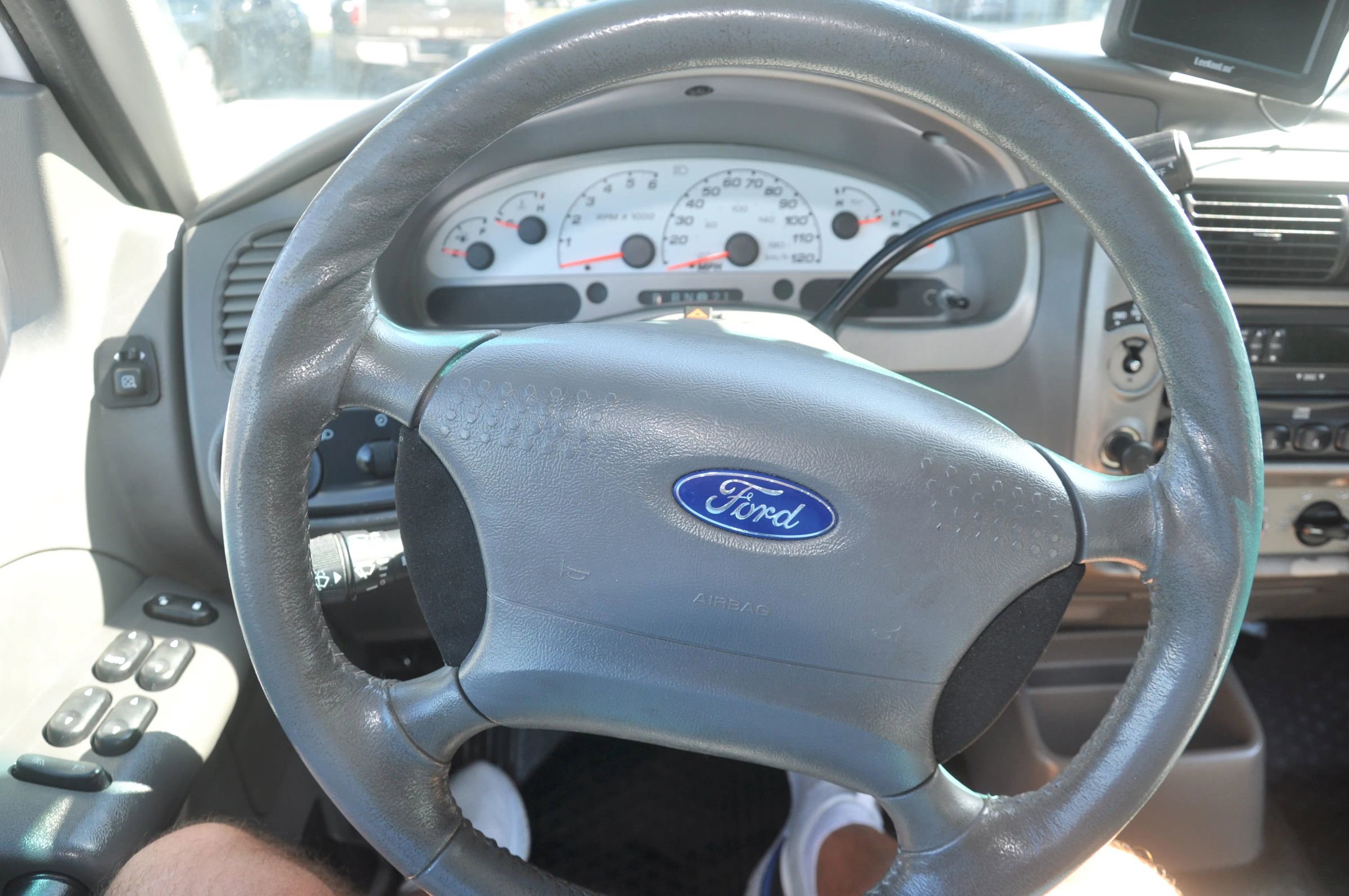 Used 2004 Ford Explorer Sport Trac XLT AWD/4WD image 36