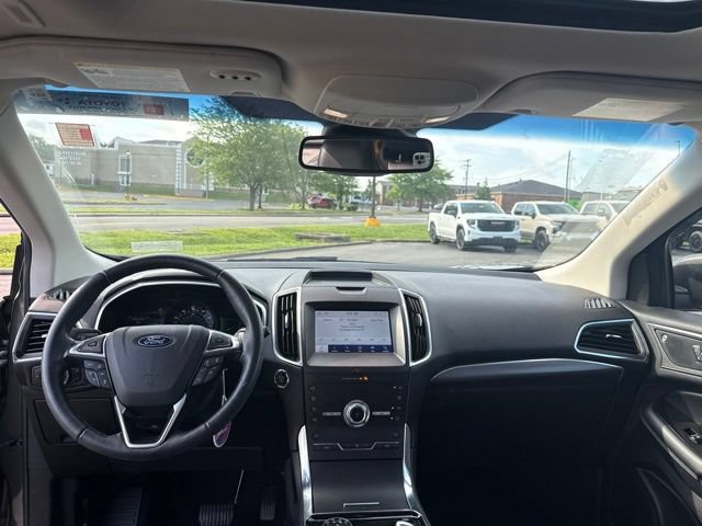 Used 2020 Ford Edge Titanium FWD image 29