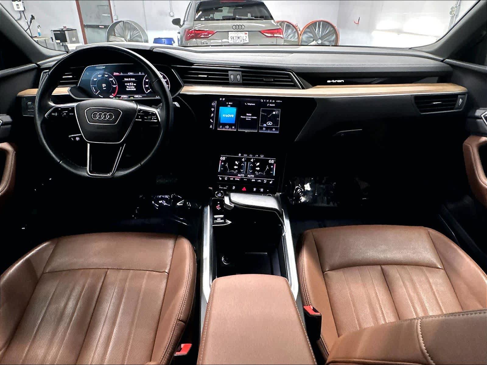 Used 2024 Audi Q8 e-tron Premium Plus AWD/4WD image 18