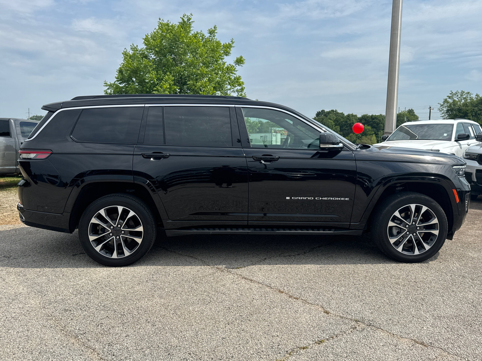 Certified 2025 Jeep Grand Cherokee L Overland w/ Advanced Protech Group III AWD/4WD image 4
